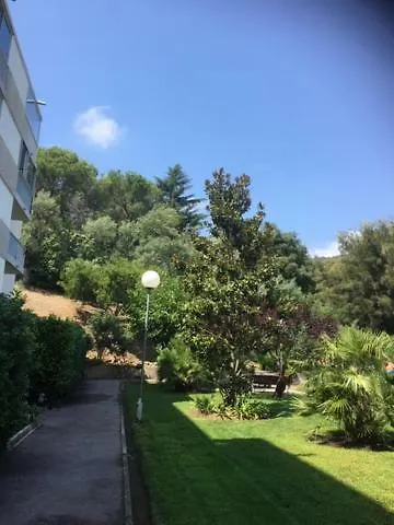 Appartement LesJardinsFleuris à Mandelieu 0*,