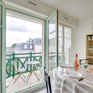 https://apartment-residence-des-tennis.inbrittany.com