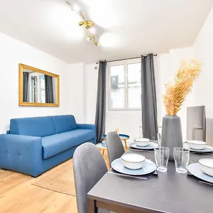 https://superb-studio-2p-voltaire-republique.fr-paris.fr