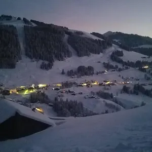 https://demi-chalet-le-lachat.hotels-rhonealpes.com
